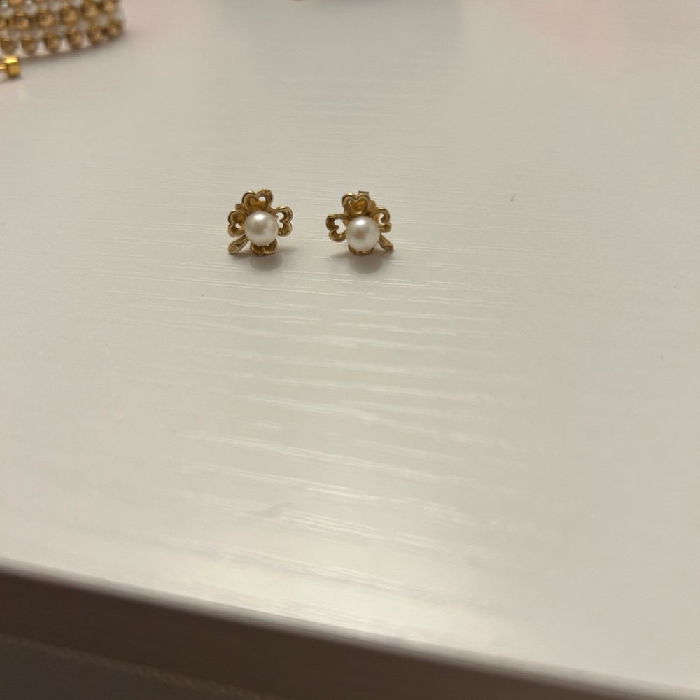 Vintage Freshwater Pearl Stud Earrings 14K Gold